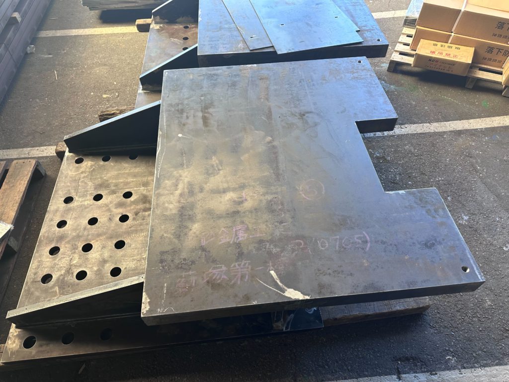 【鋼製突起】